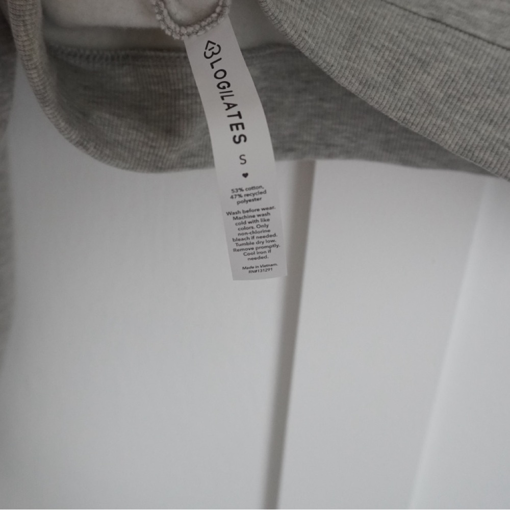 Logilates Mock Neck Cropped Sweatshirt - Picture 2 of 3